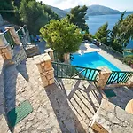 Cavo Marathia Apart Otel