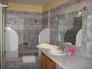מלון דירות Cavo Marathia 4*