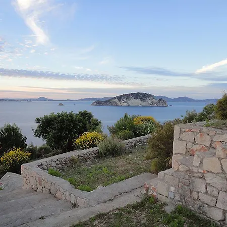 Cavo Marathia מלון דירות 4*