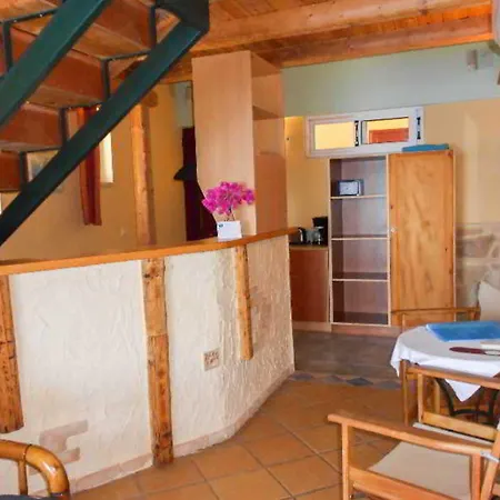 Cavo Marathia מלון דירות