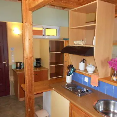 Cavo Marathia מלון דירות Marathiás