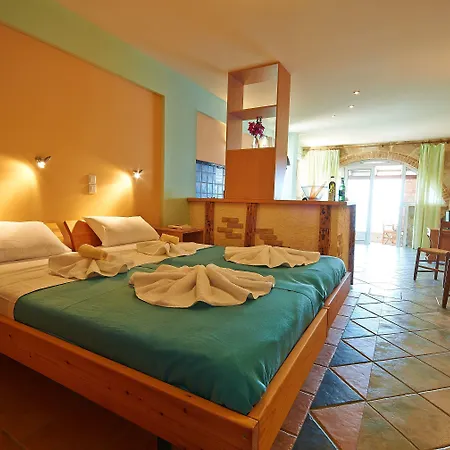 מלון דירות Cavo Marathia Marathiás