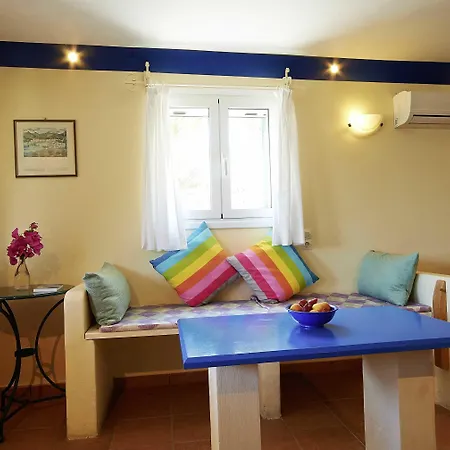 מלון דירות Cavo Marathia Marathiás