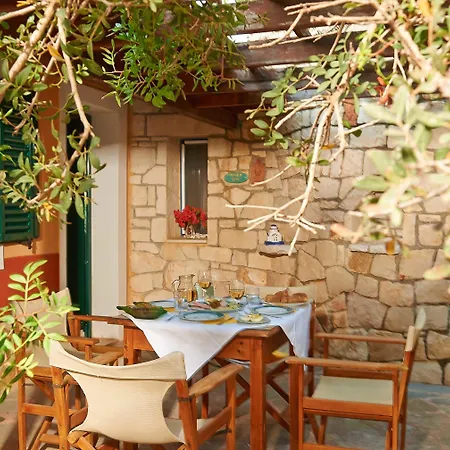 Cavo Marathia מלון דירות 4*