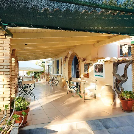 Cavo Marathia מלון דירות