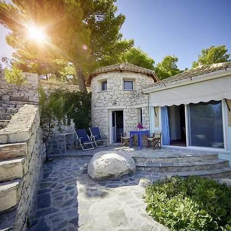 Cavo Marathia Aparthotel