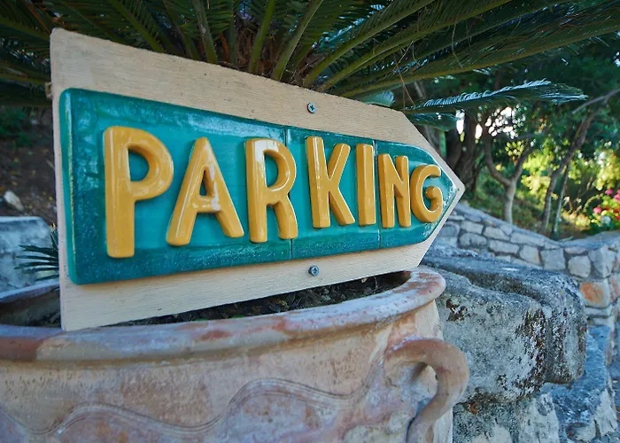 Apartmanhotel Cavo Marathia 4*